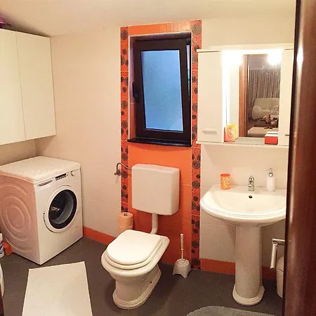 Apartman Lucija *
